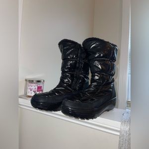 High winter boots waterproof for women size 9. Brand Skechers